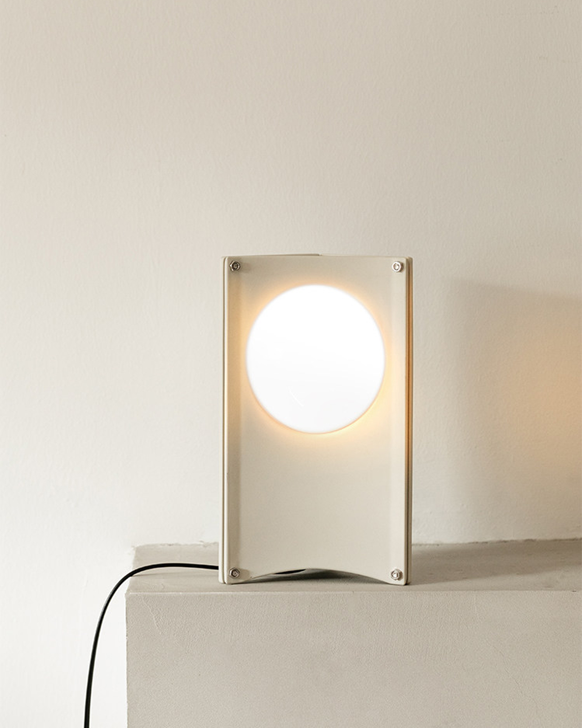 Momo Glow Table Lamp