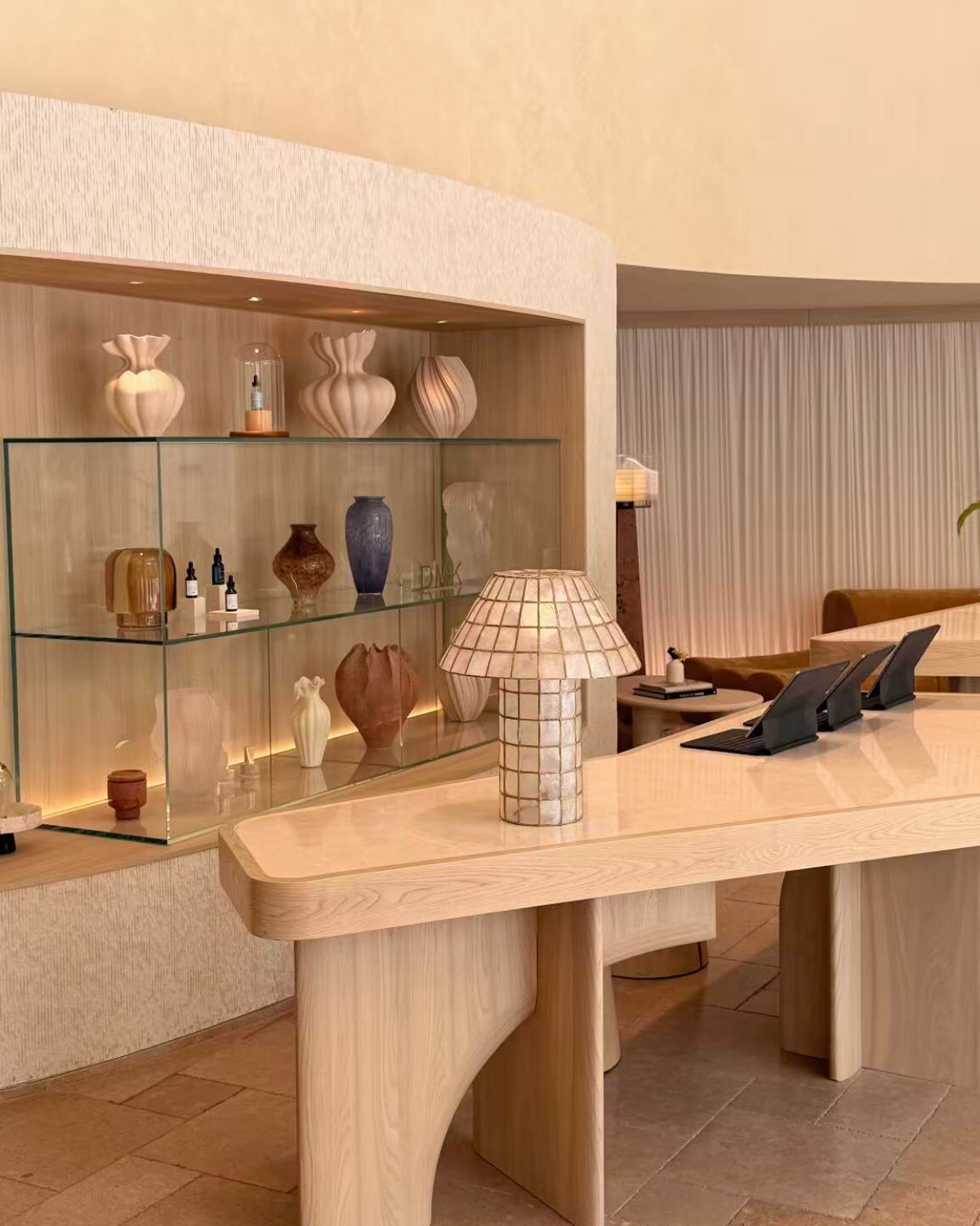 Moonveil Shell Table Lamp