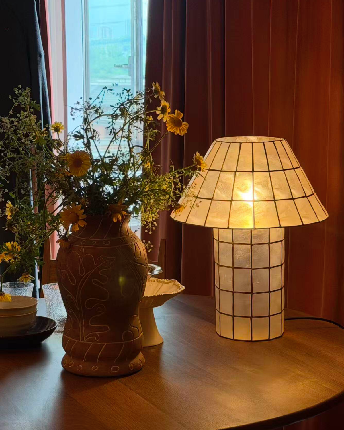 Moonveil Shell Table Lamp