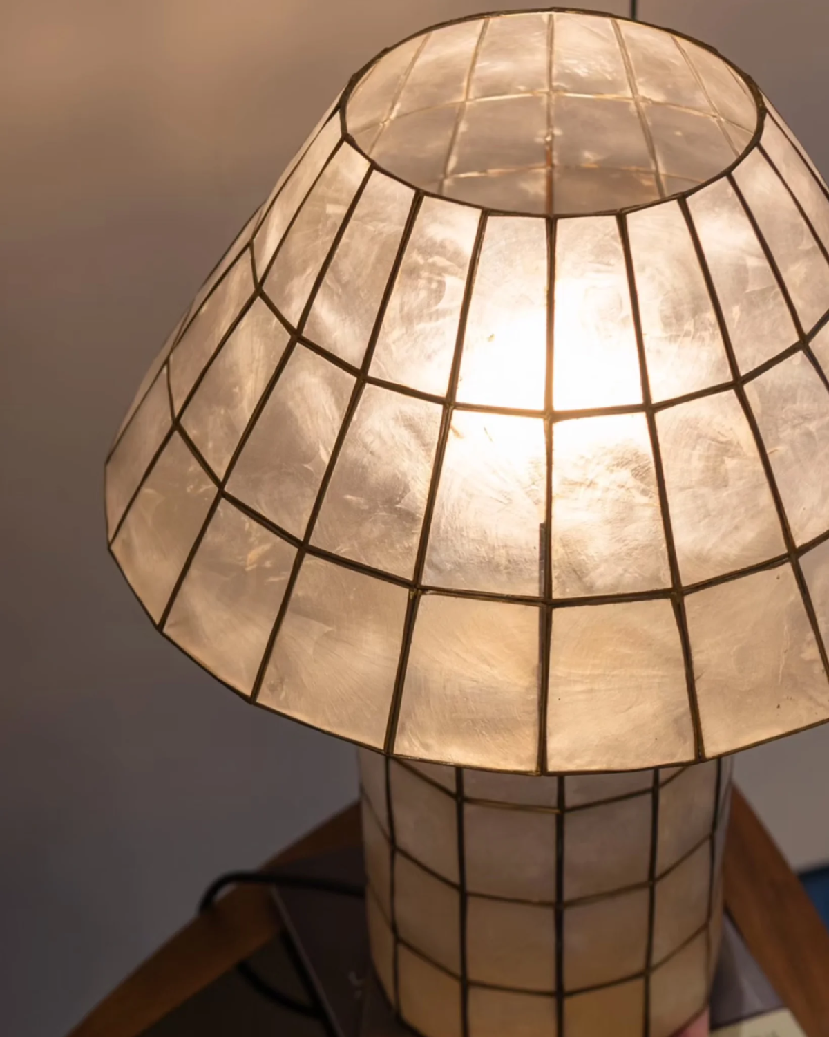 Moonveil Shell Table Lamp
