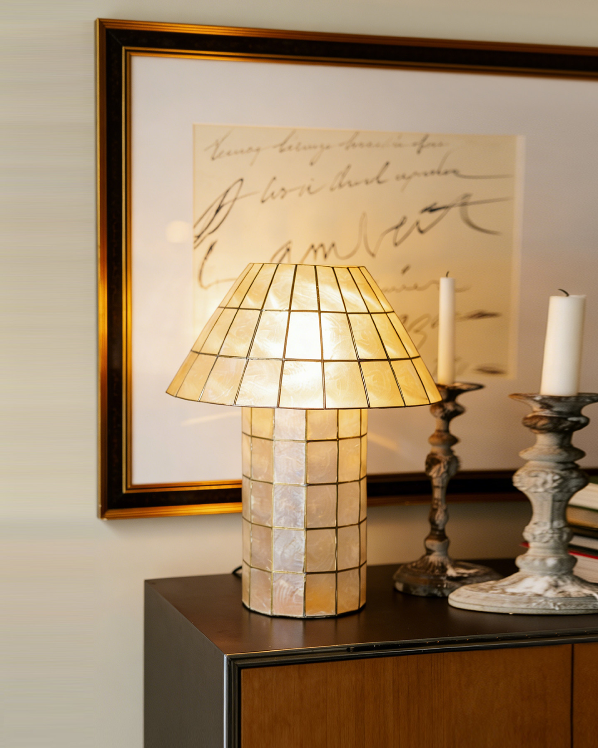 Moonveil Shell Table Lamp