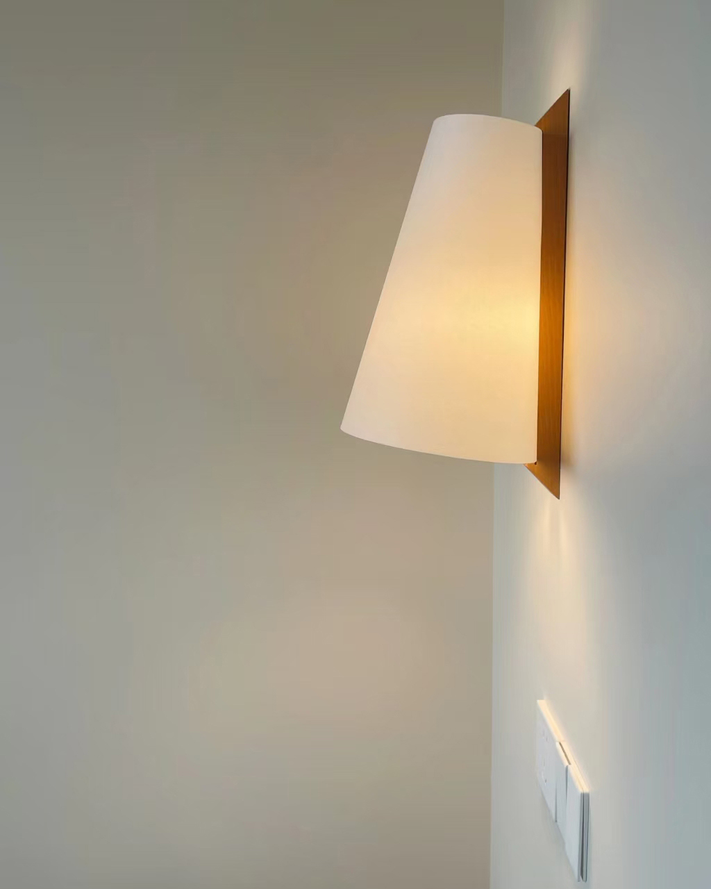 Nomi Wall Lamp