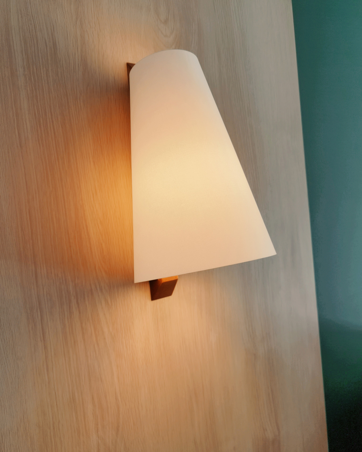 Nomi Wall Lamp