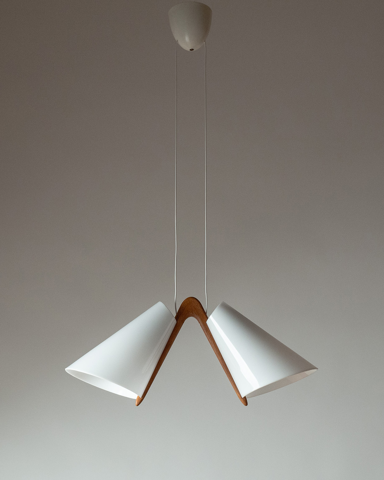 Nordica V Pendant Light