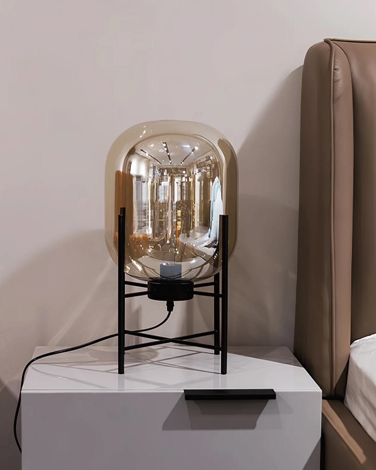 Oda Table Lamp