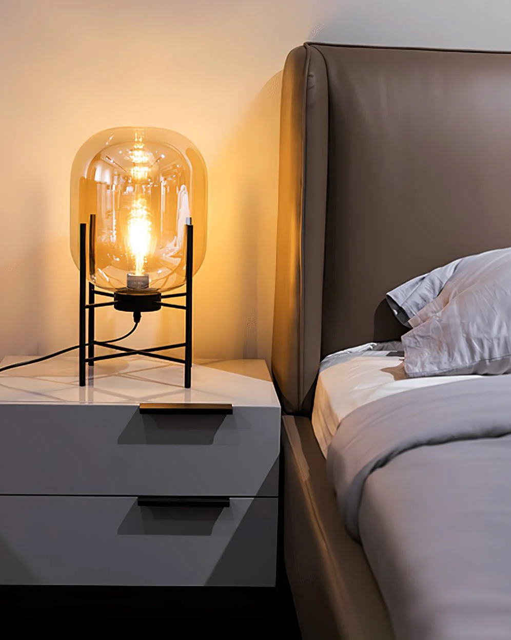 Oda Table Lamp