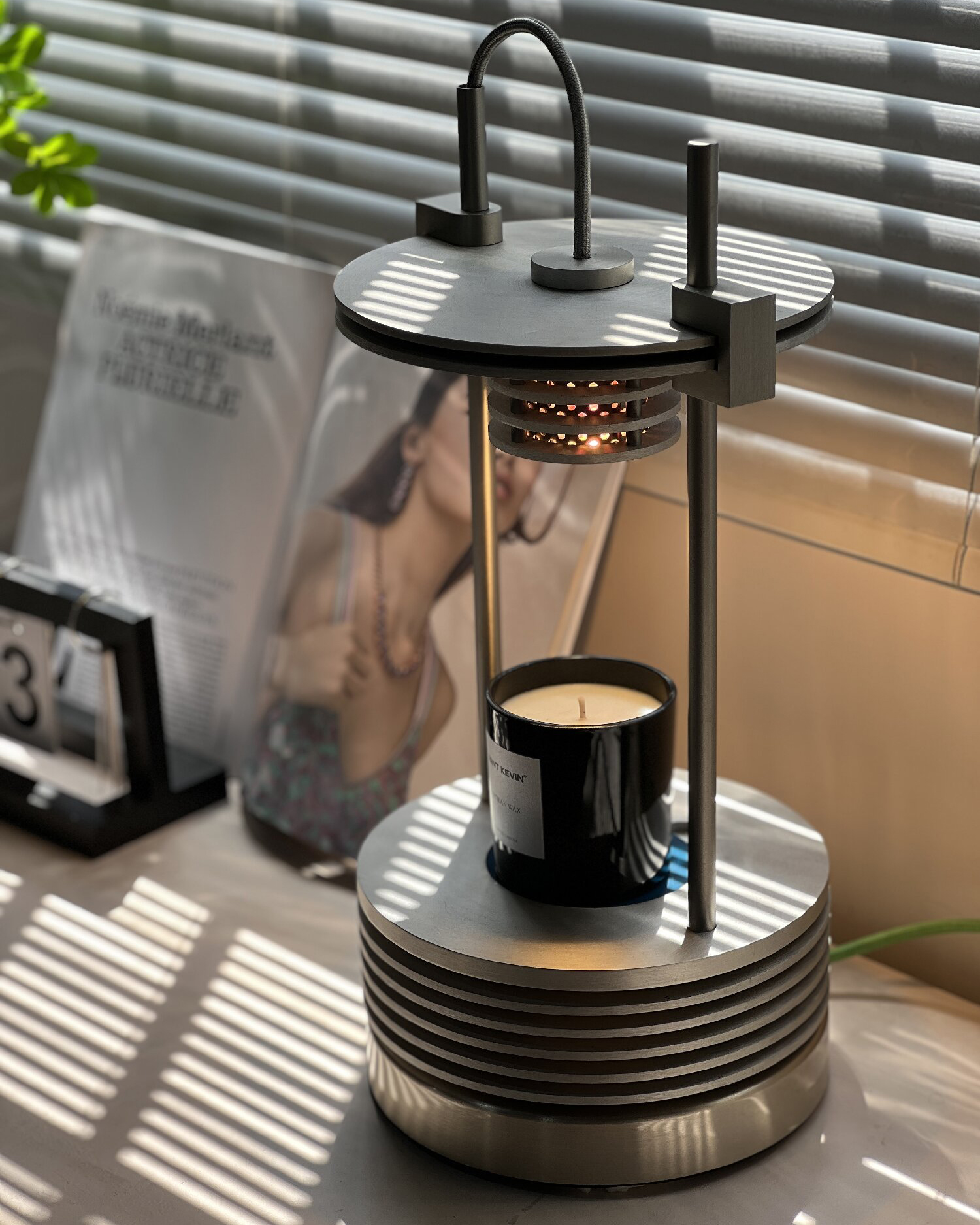 Ombre de Lune Wax Warmer Table Lamp