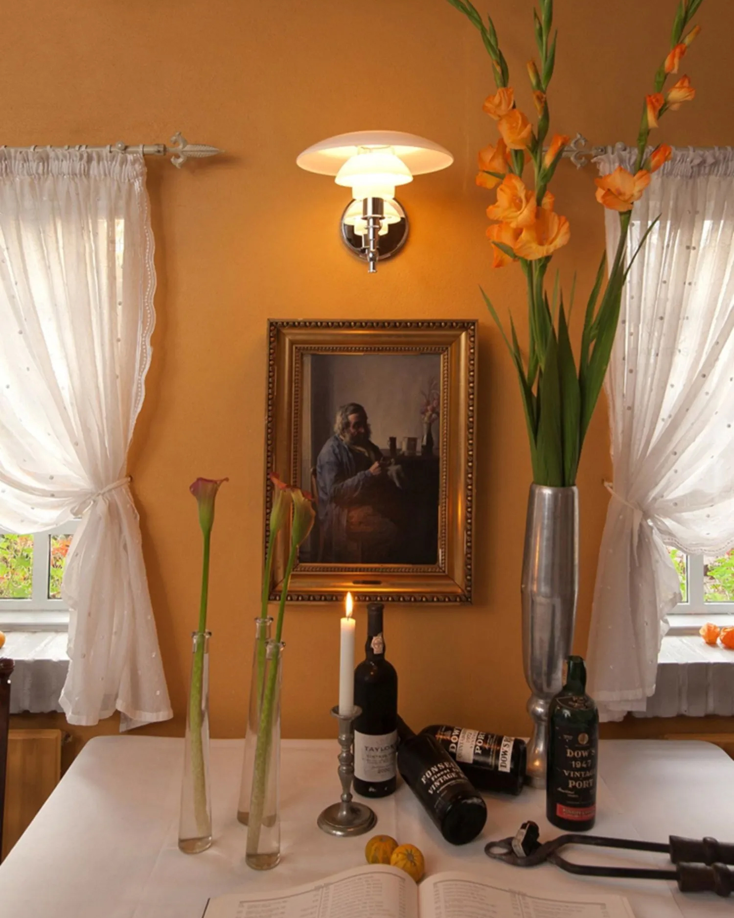 Opaline Layers Wall Lamp