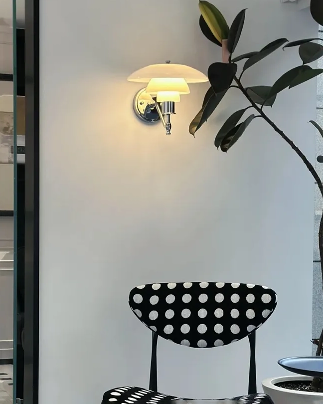 Opaline Layers Wall Lamp