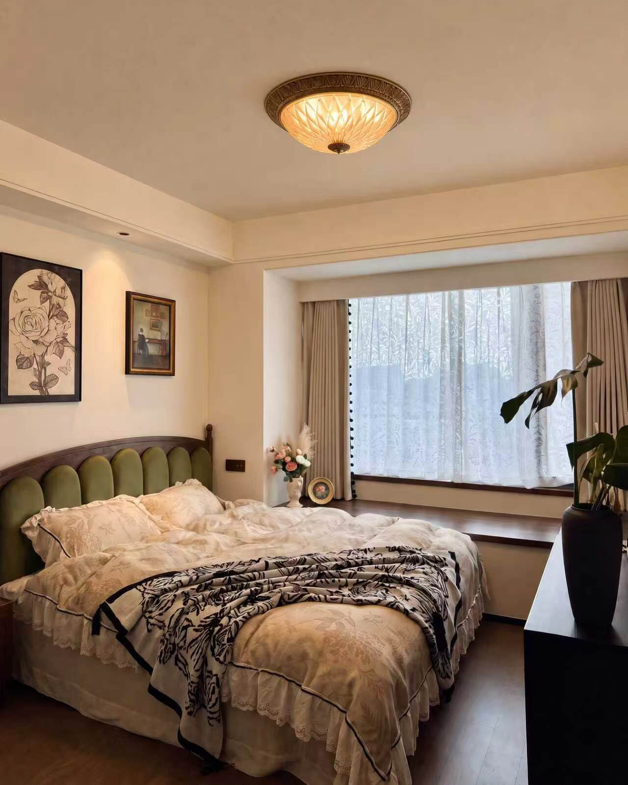 Palmette Glass Ceiling Light