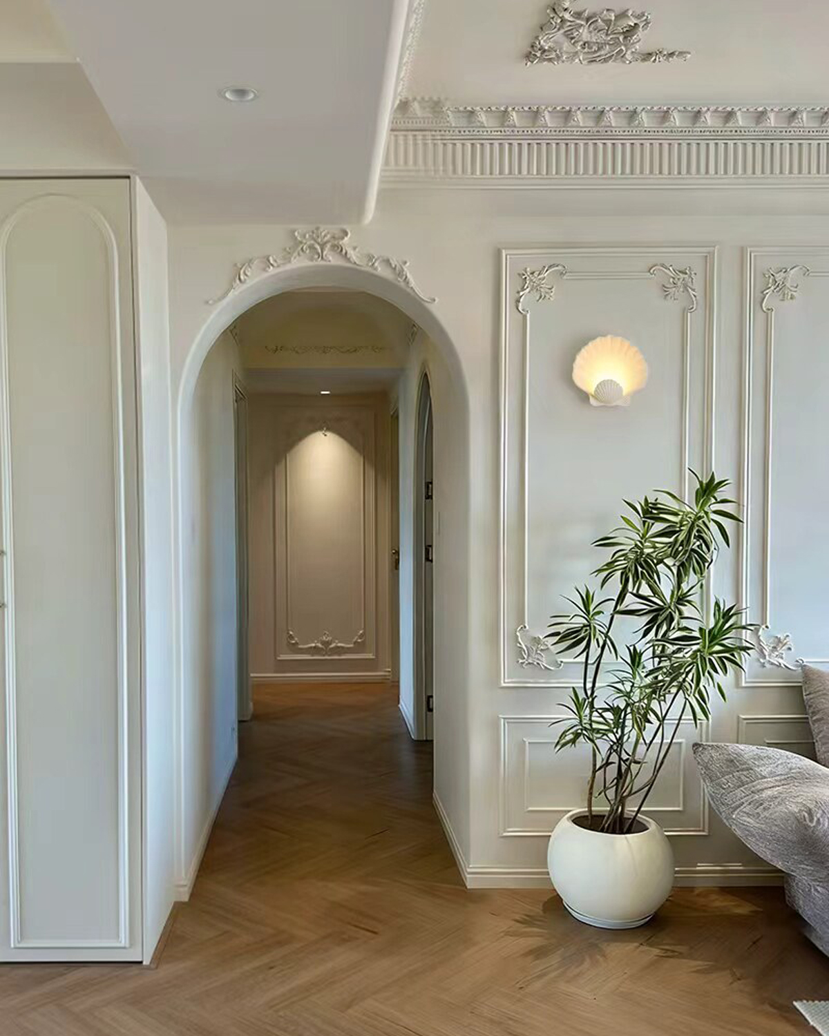 Pearl Tide Wall Light