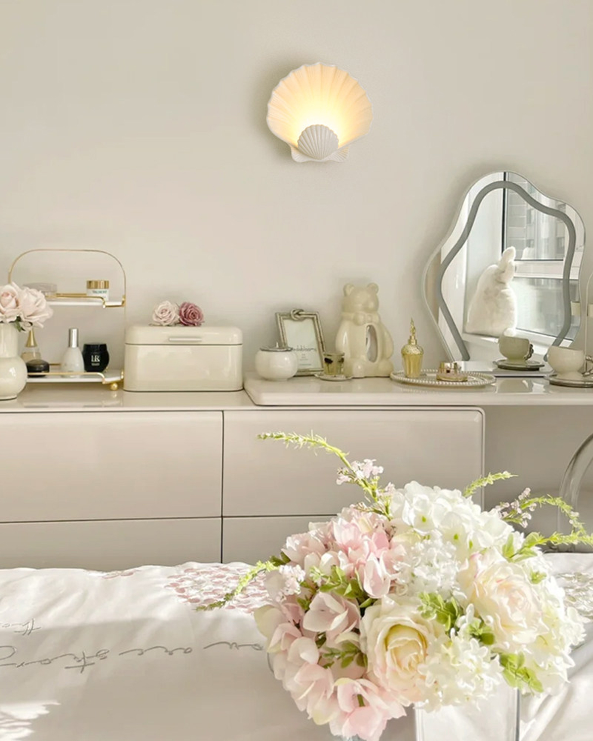 Pearl Tide Wall Light
