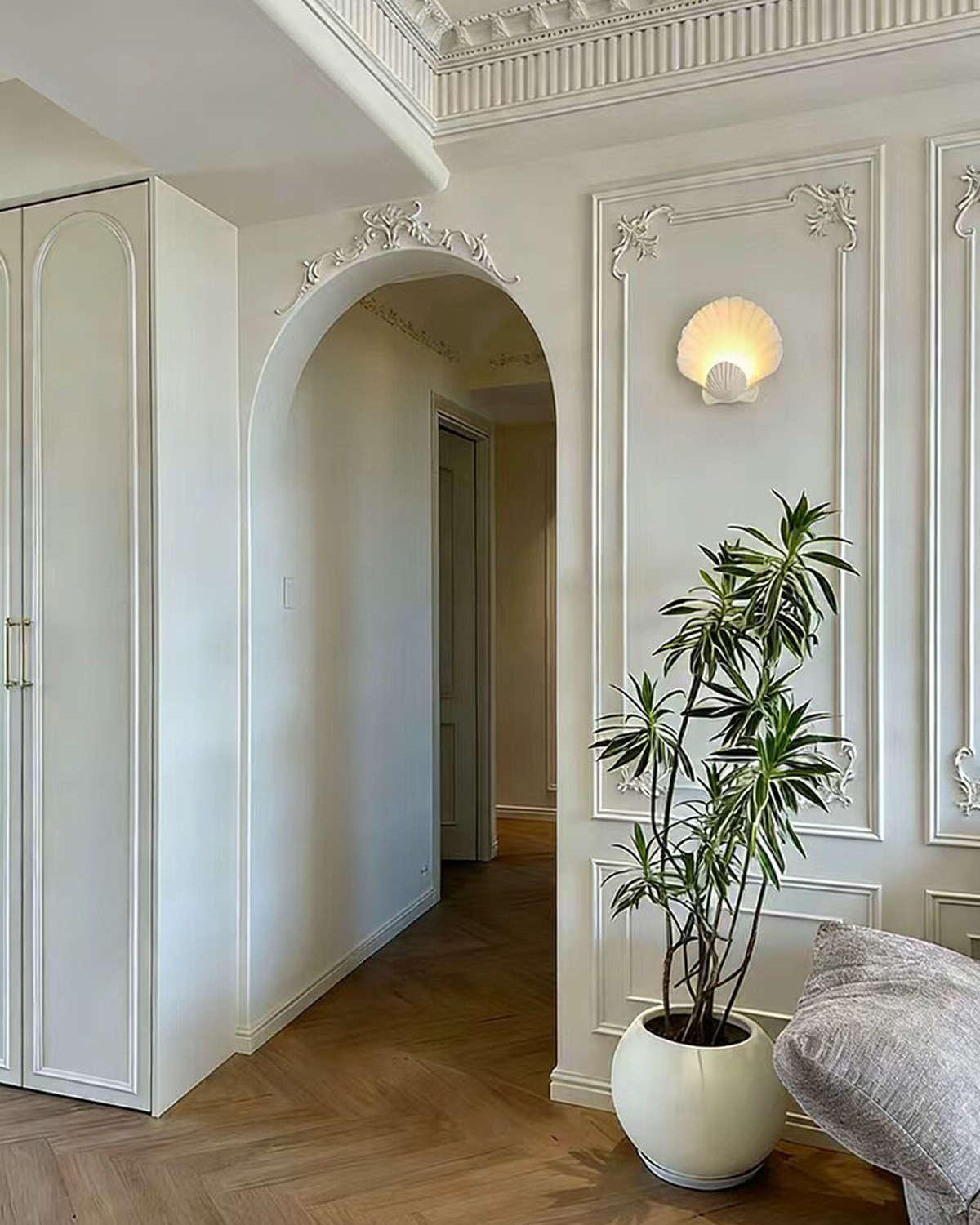 Pearl Tide Wall Light