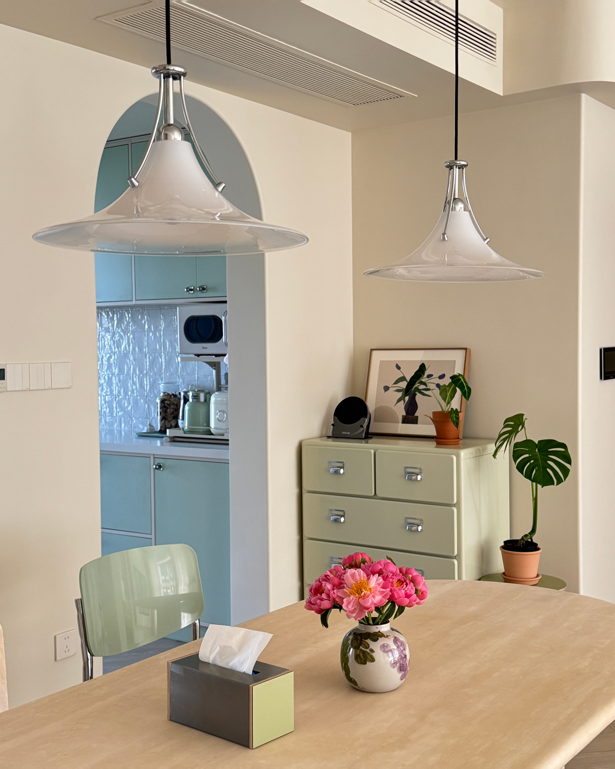 Petal Glow Pendant Light