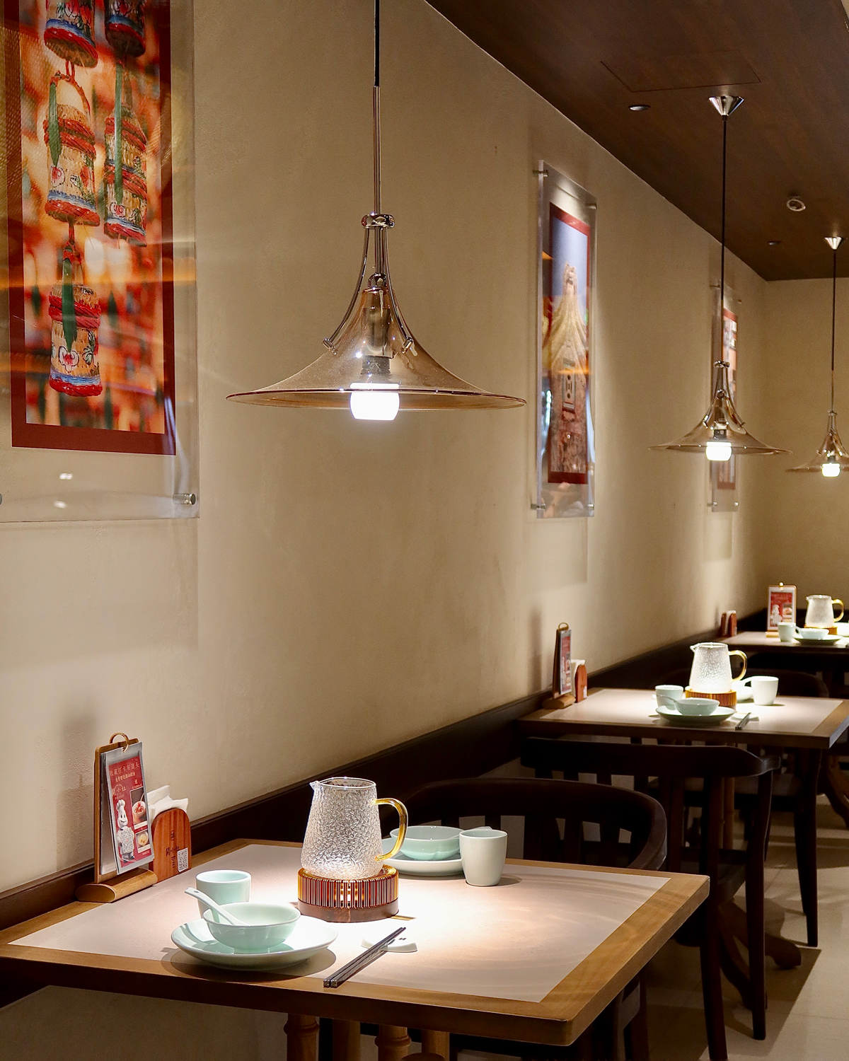 Petal Glow Pendant Light