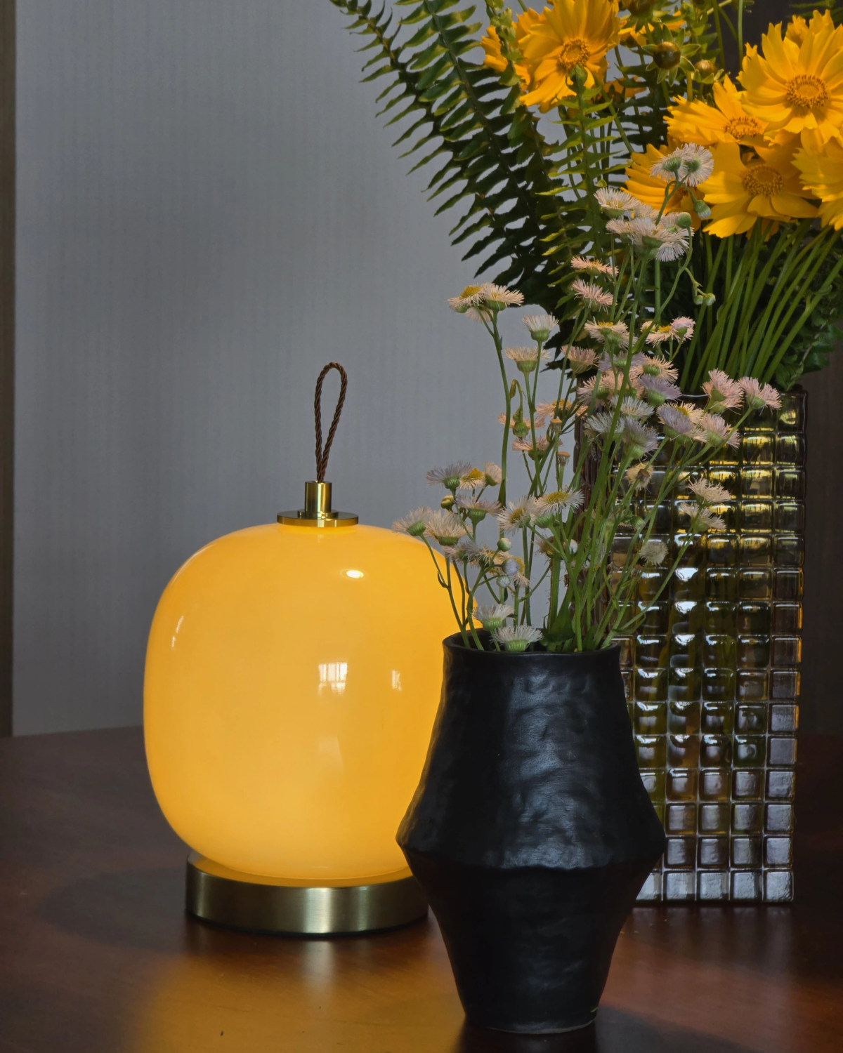 Petit Loop Rechargeable Table Lamp