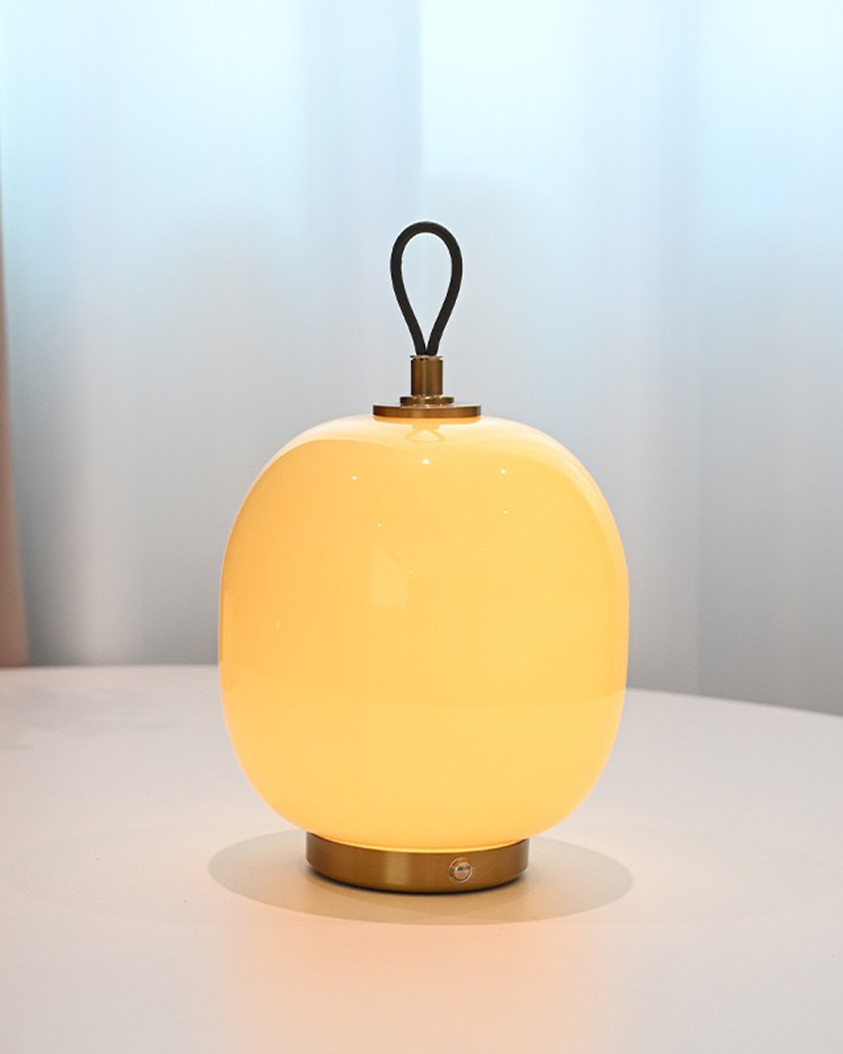 Petit Loop Rechargeable Table Lamp