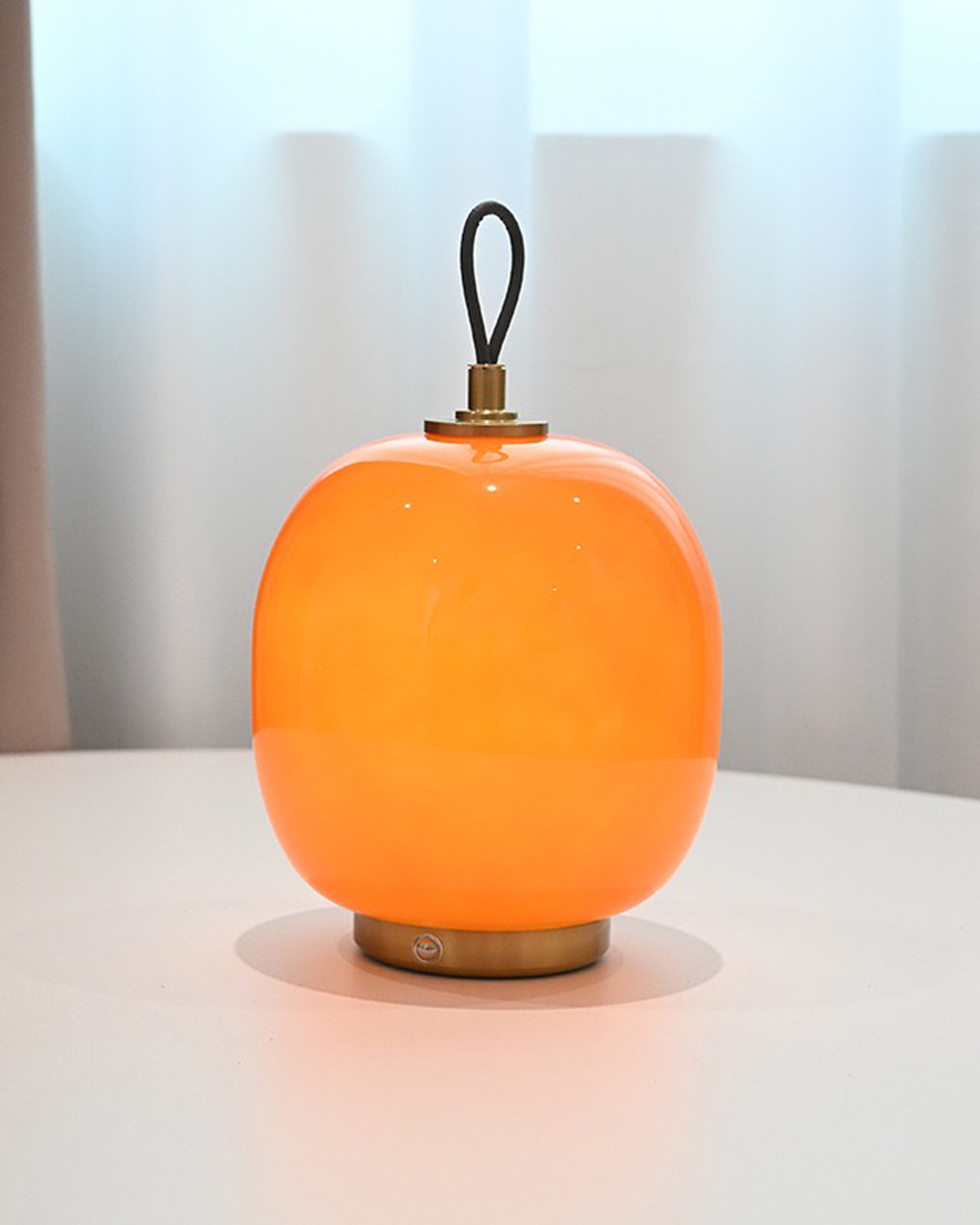 Petit Loop Rechargeable Table Lamp