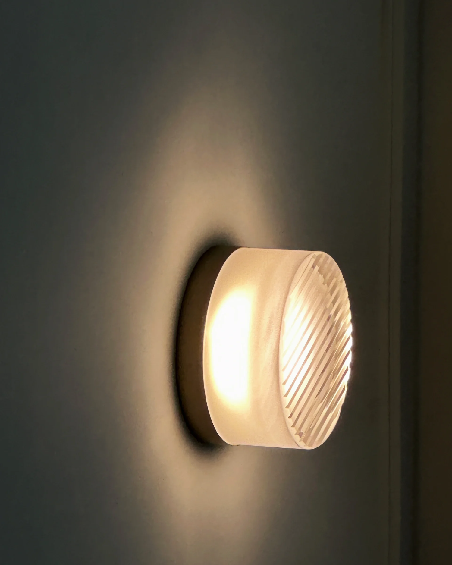 Pico Glow Glass Wall Light