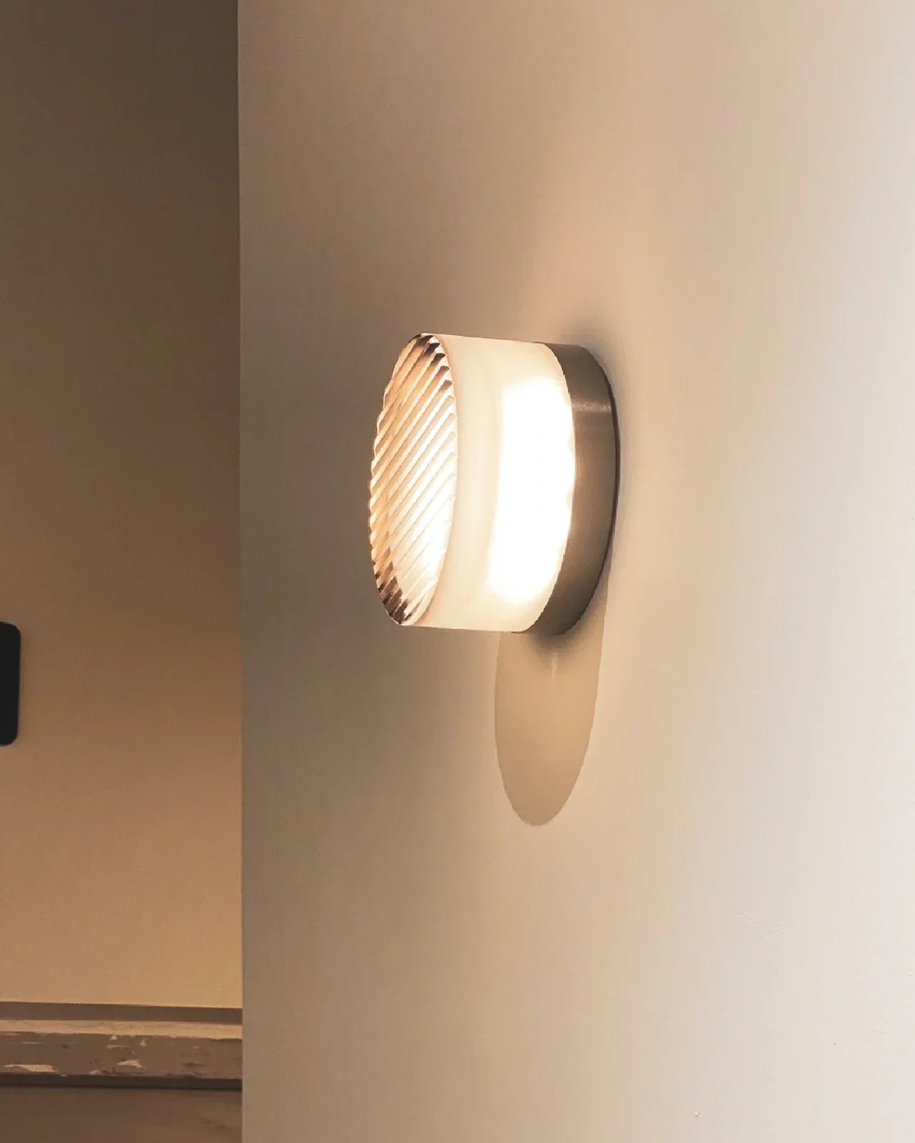 Pico Glow Glass Wall Light