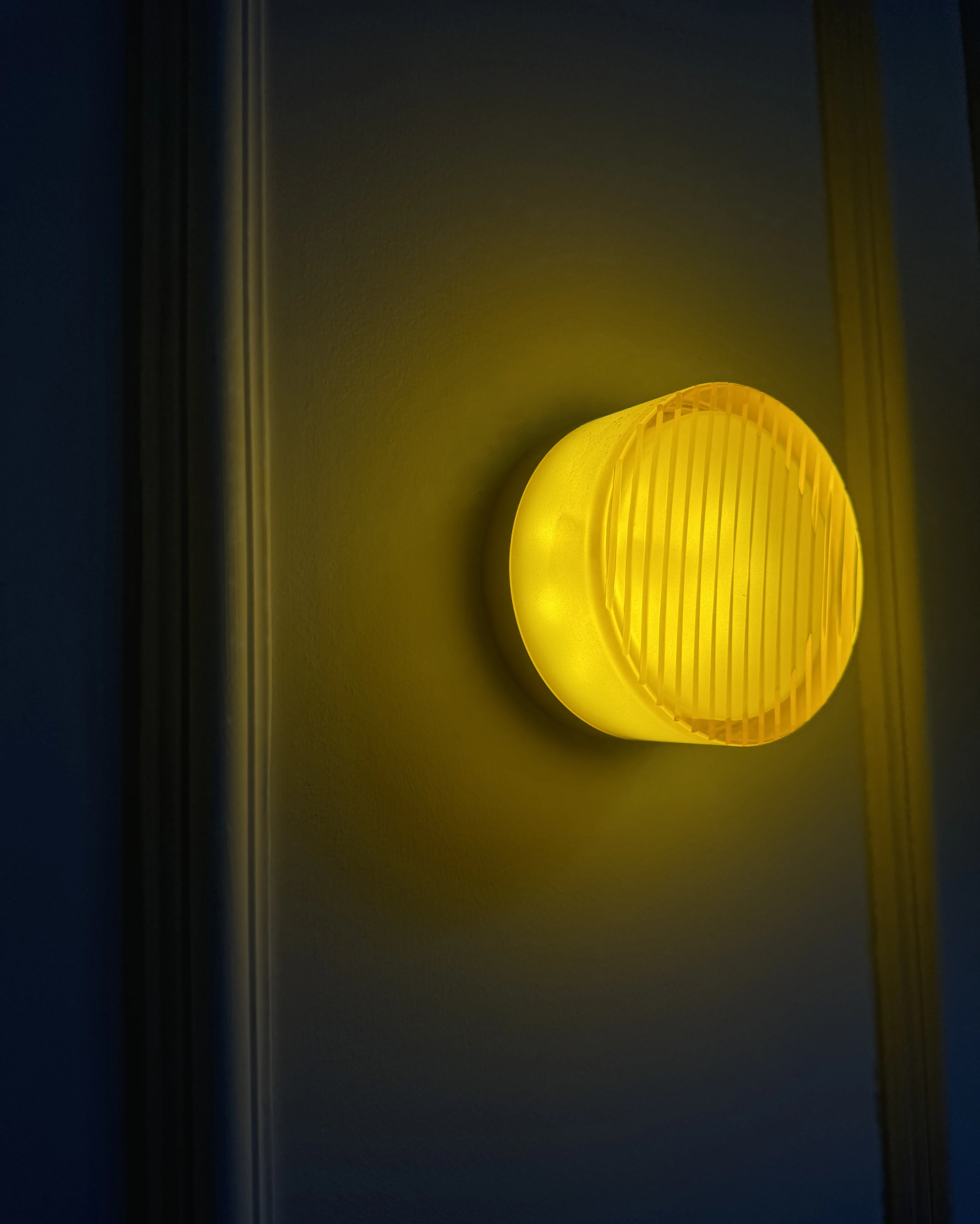 Pico Glow Glass Wall Light