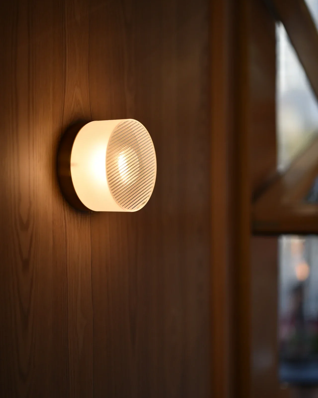 Pico Glow Glass Wall Light