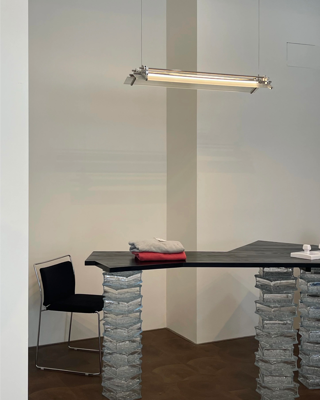 Pivot Rail Glass Linear Pendant