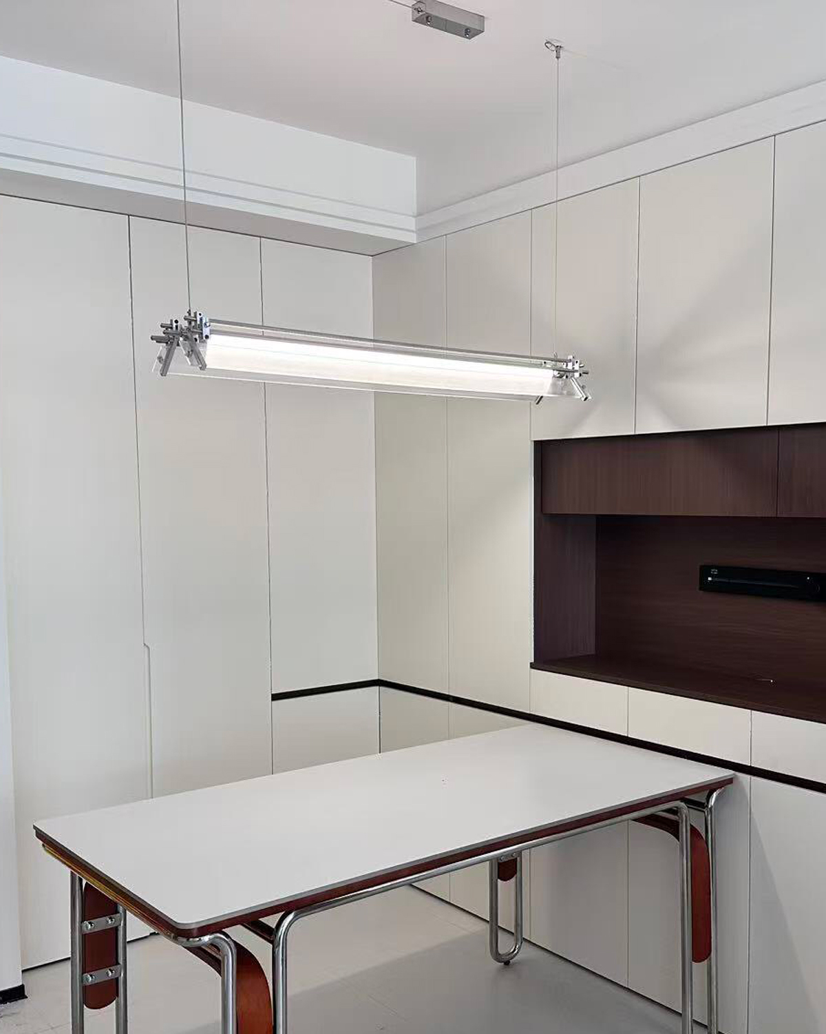 Pivot Rail Glass Linear Pendant