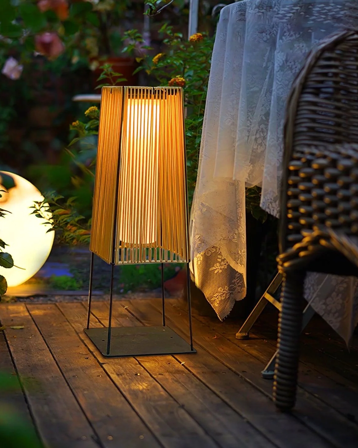 Plastic Rattan Outdoor Post Light