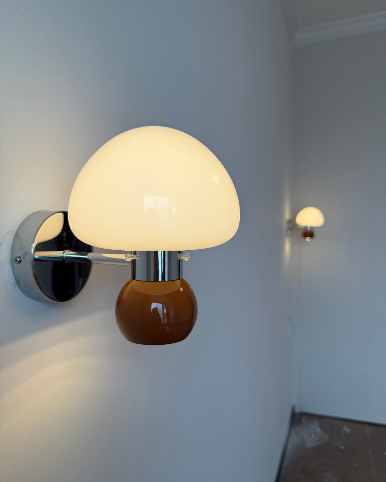 Pomme Glass Wall Lamp
