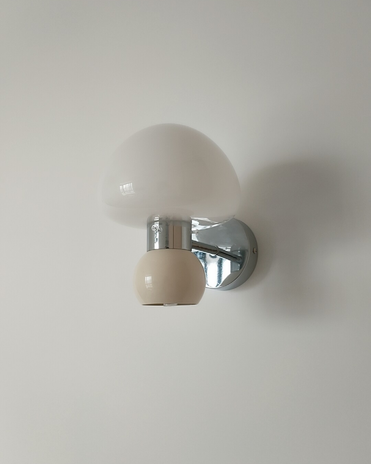 Pomme Glass Wall Lamp