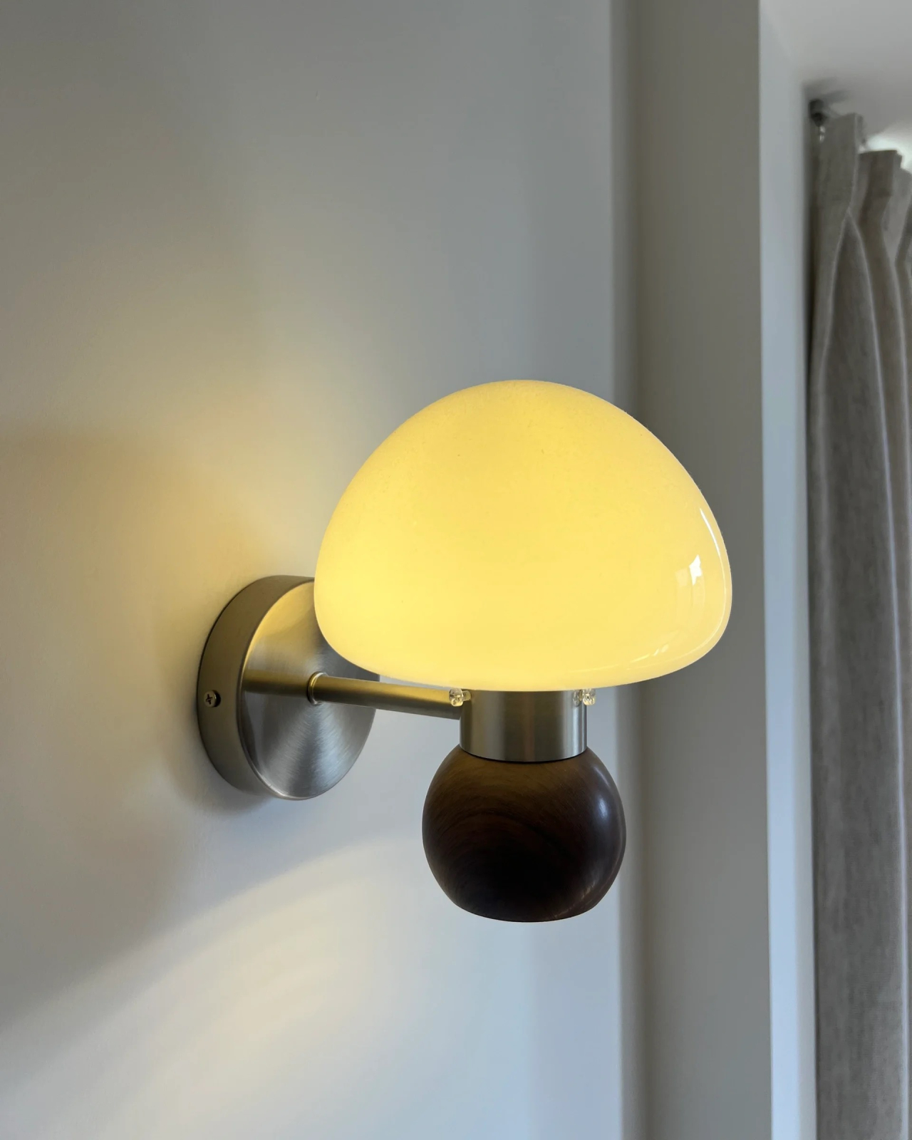 Pomme Glass Wall Lamp