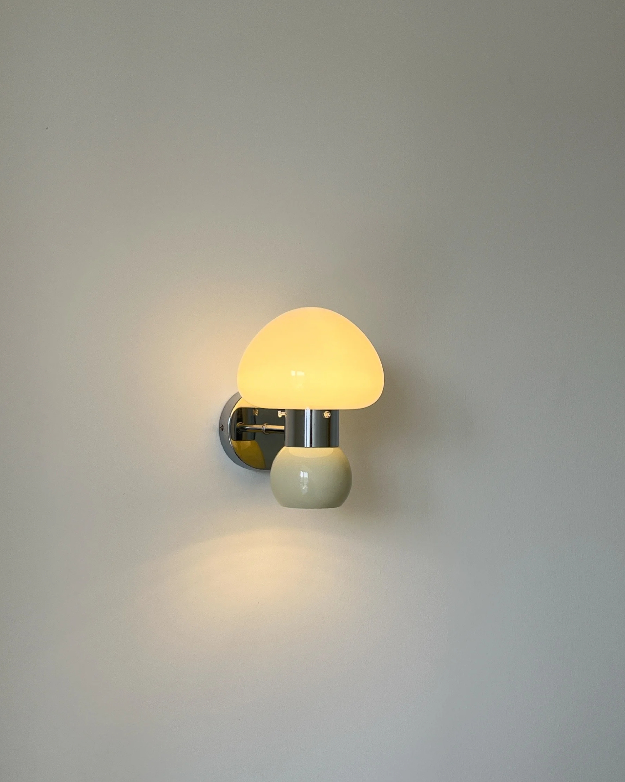 Pomme Glass Wall Lamp