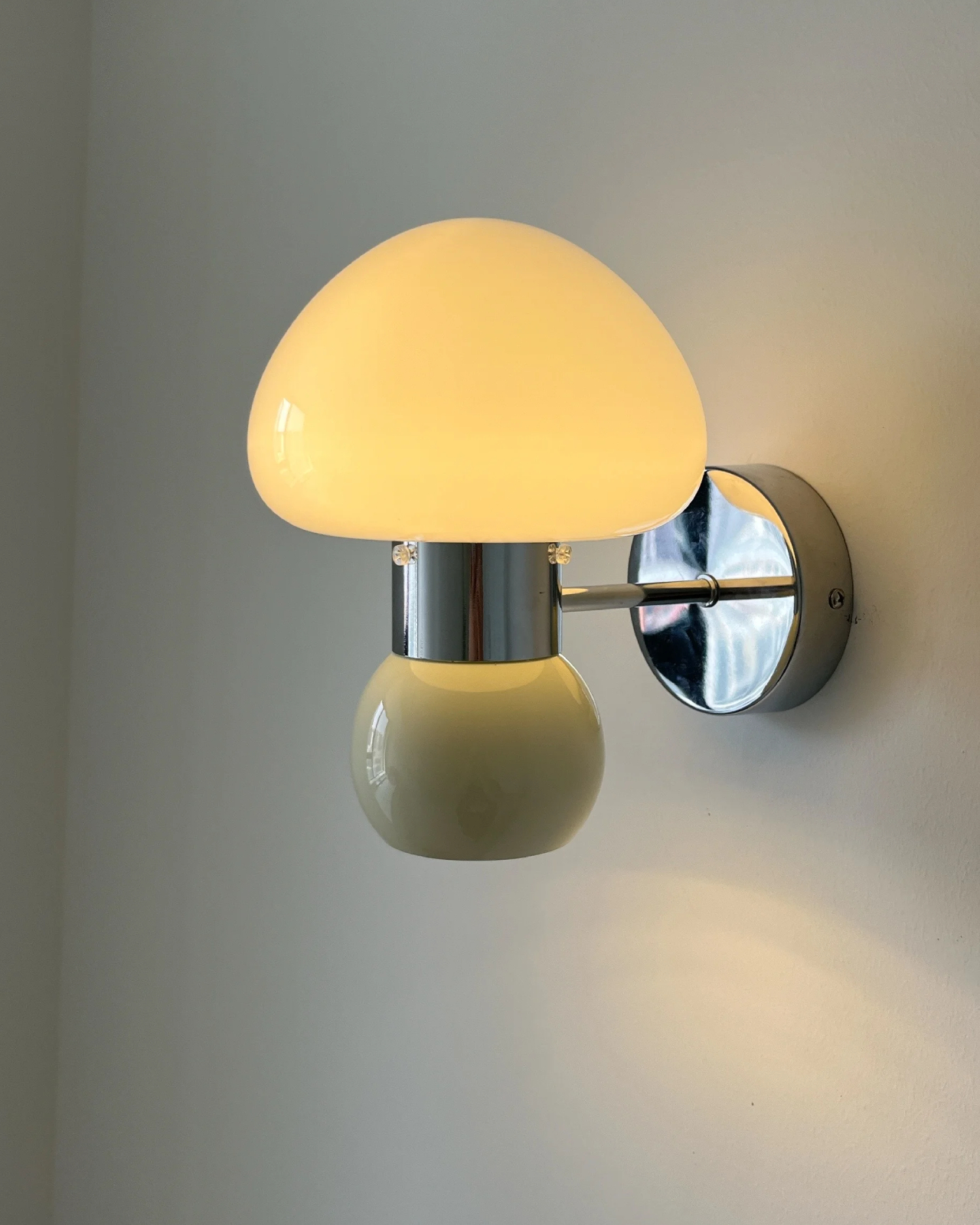 Pomme Glass Wall Lamp