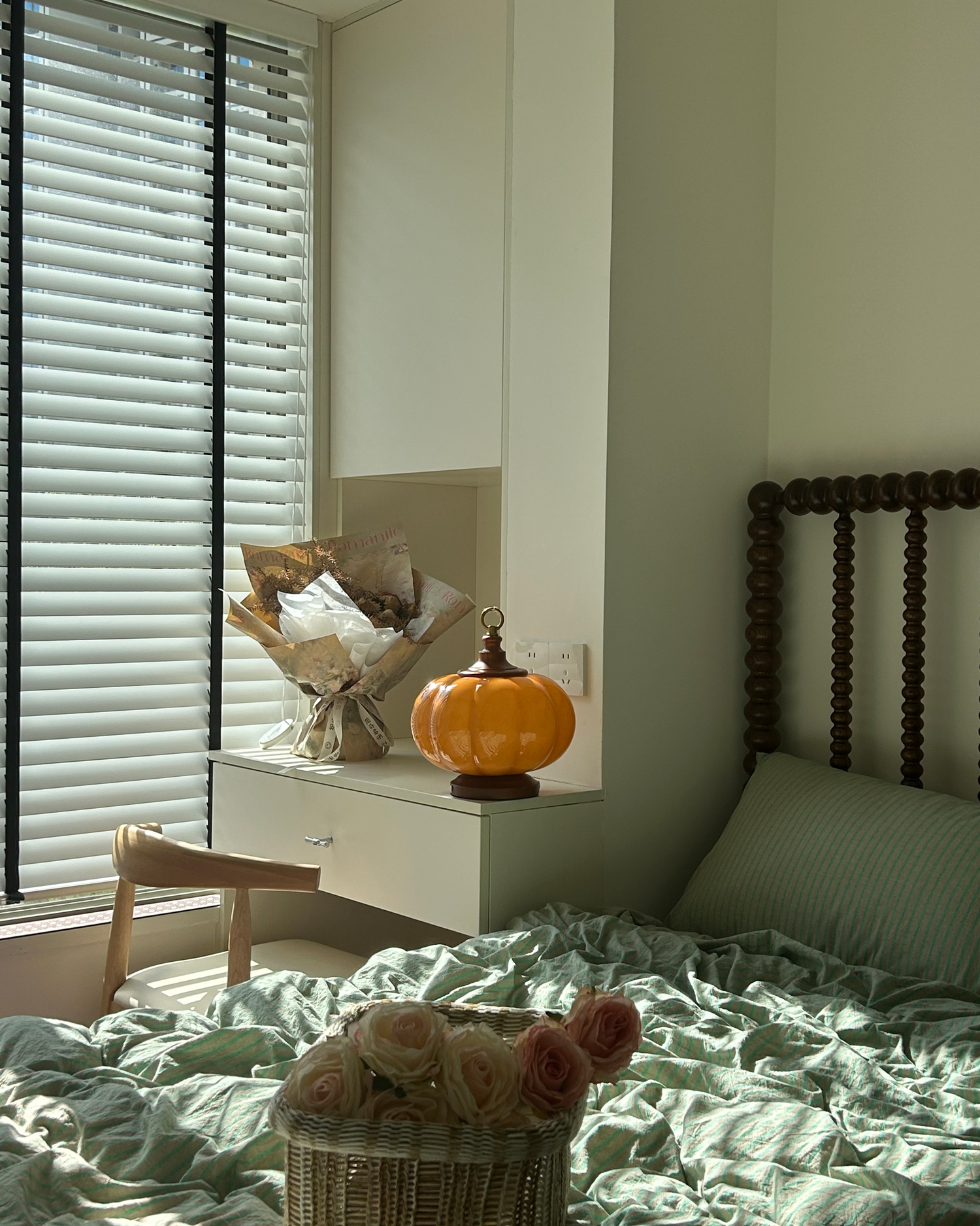 Pumpkin Glass Rechargeable Table Lamp