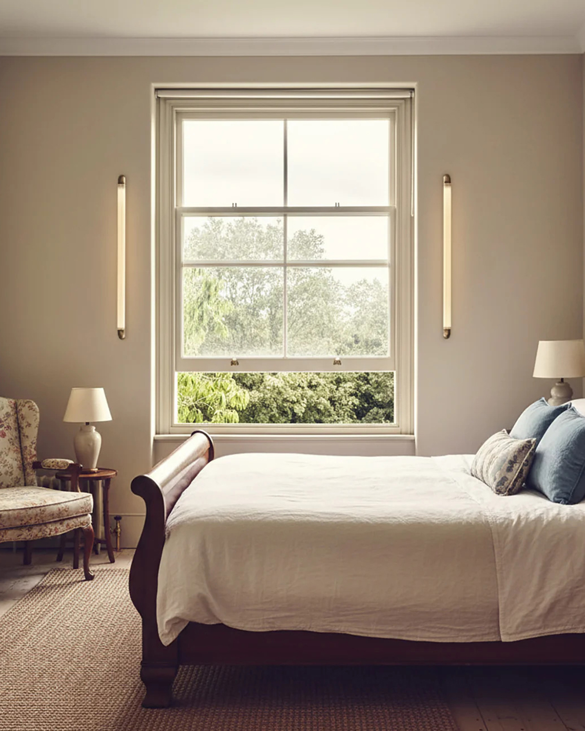Radiant Ribbon Wall Light