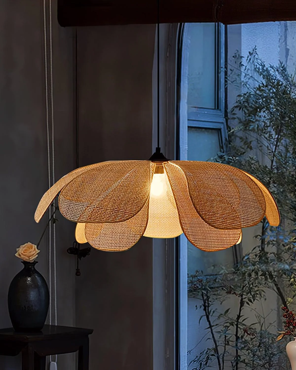 Rattan Petal Pendant Lamp
