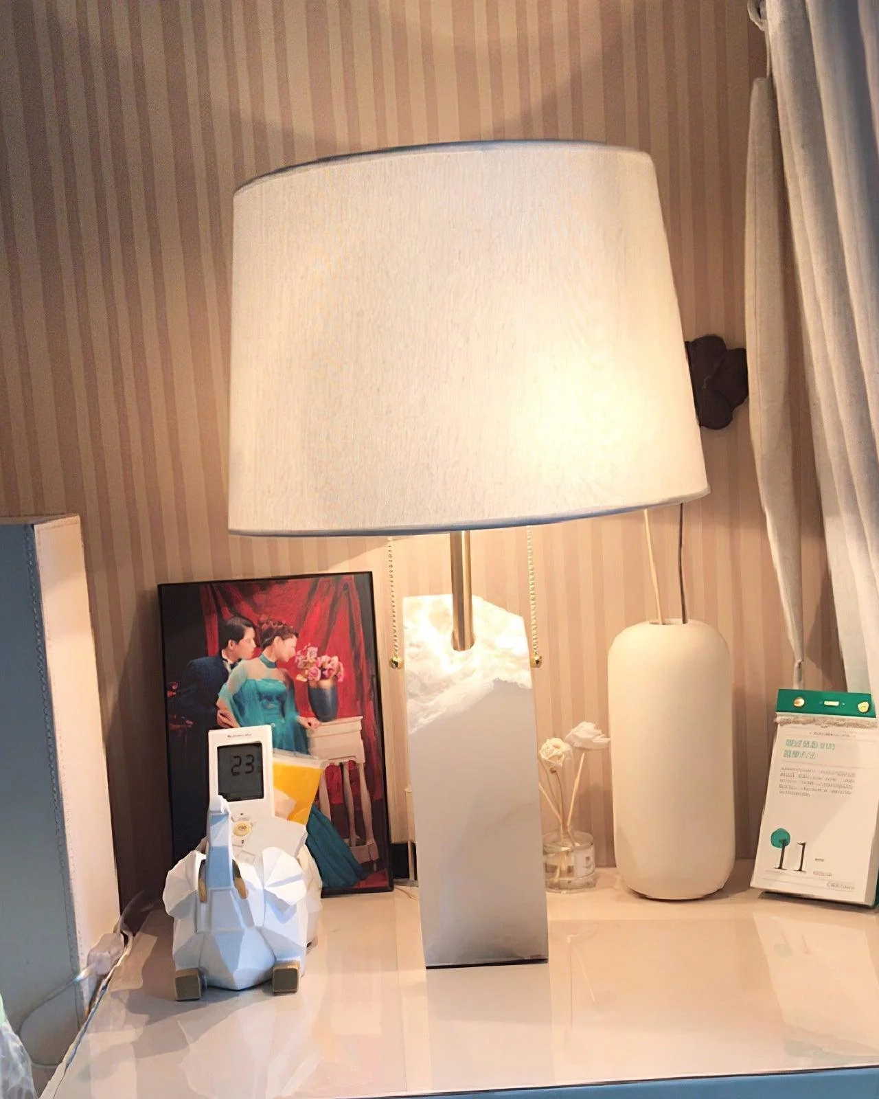 Raw Alabaster Table Lamp