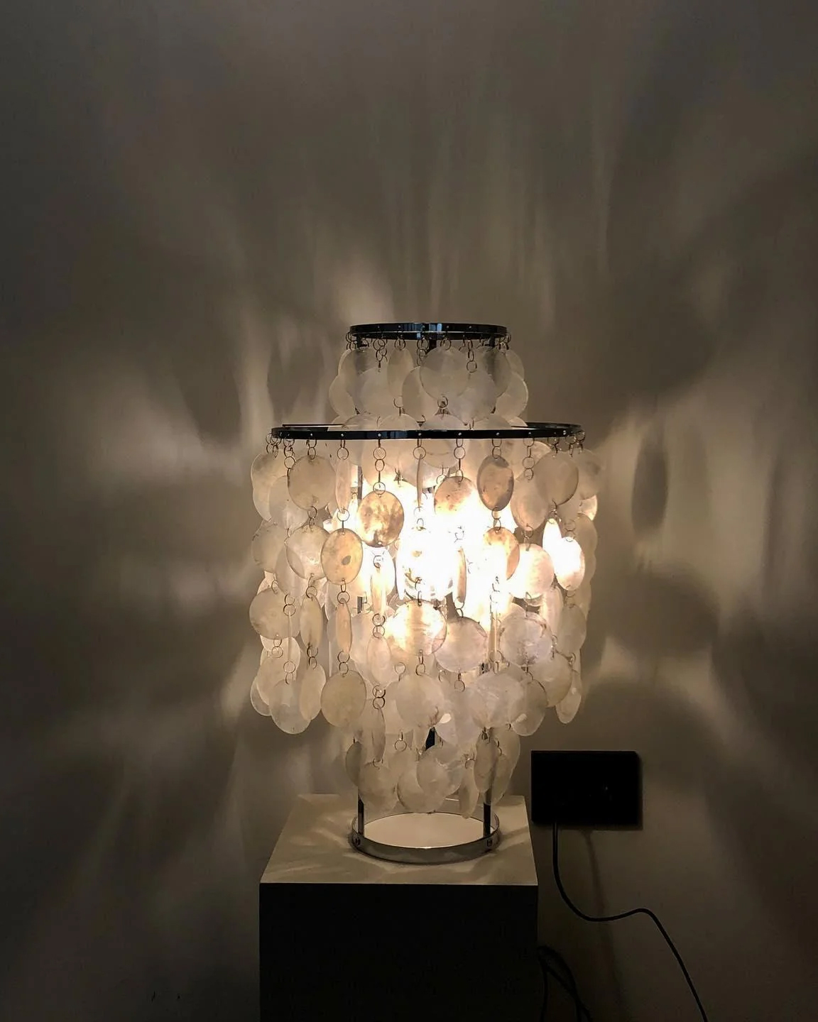 Round Shell Table Lamp