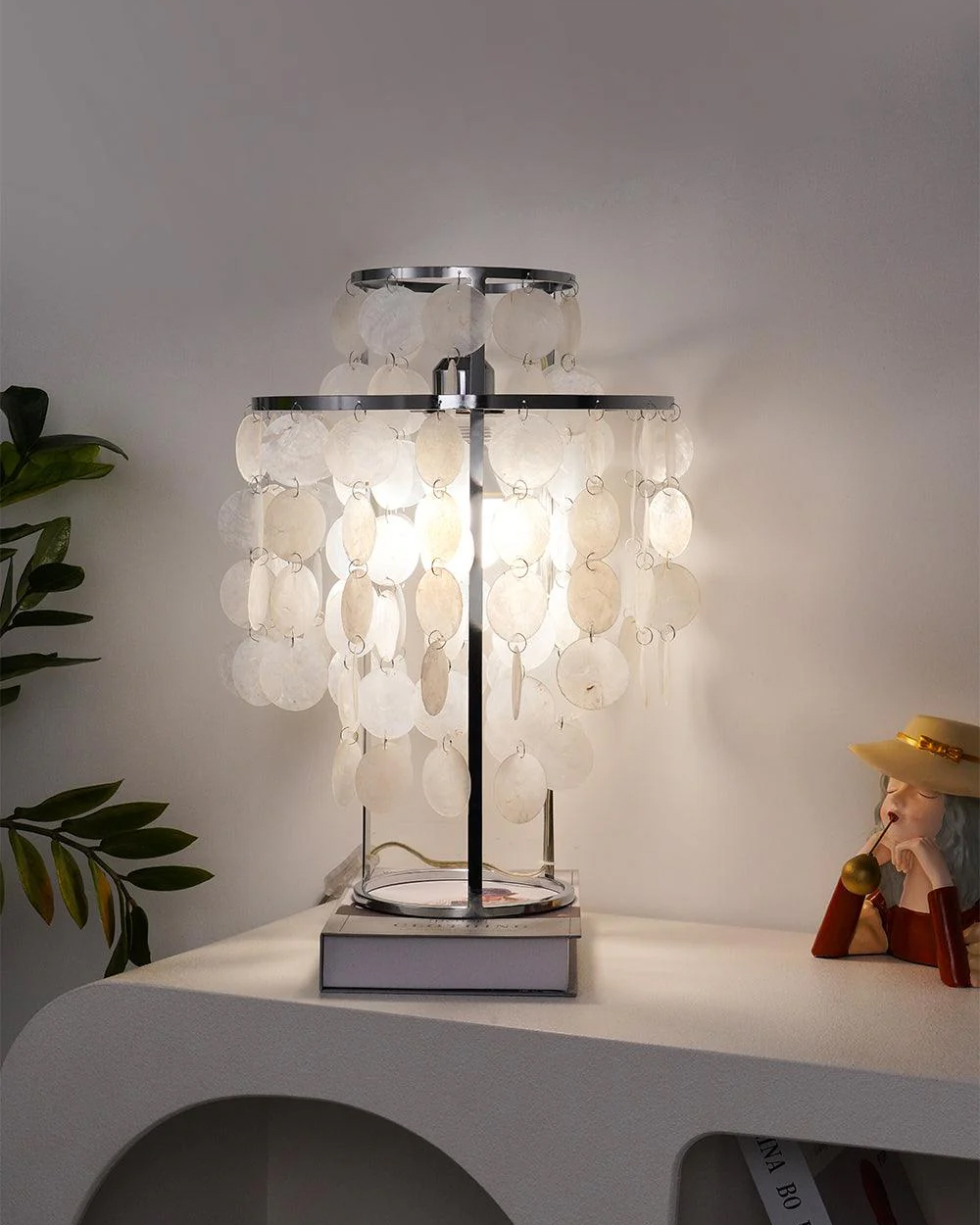 Round Shell Table Lamp