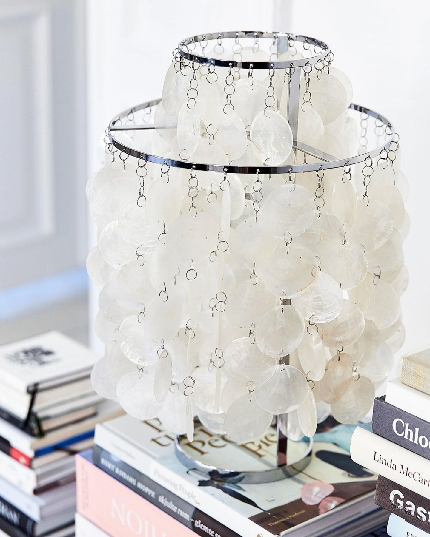 Round Shell Table Lamp