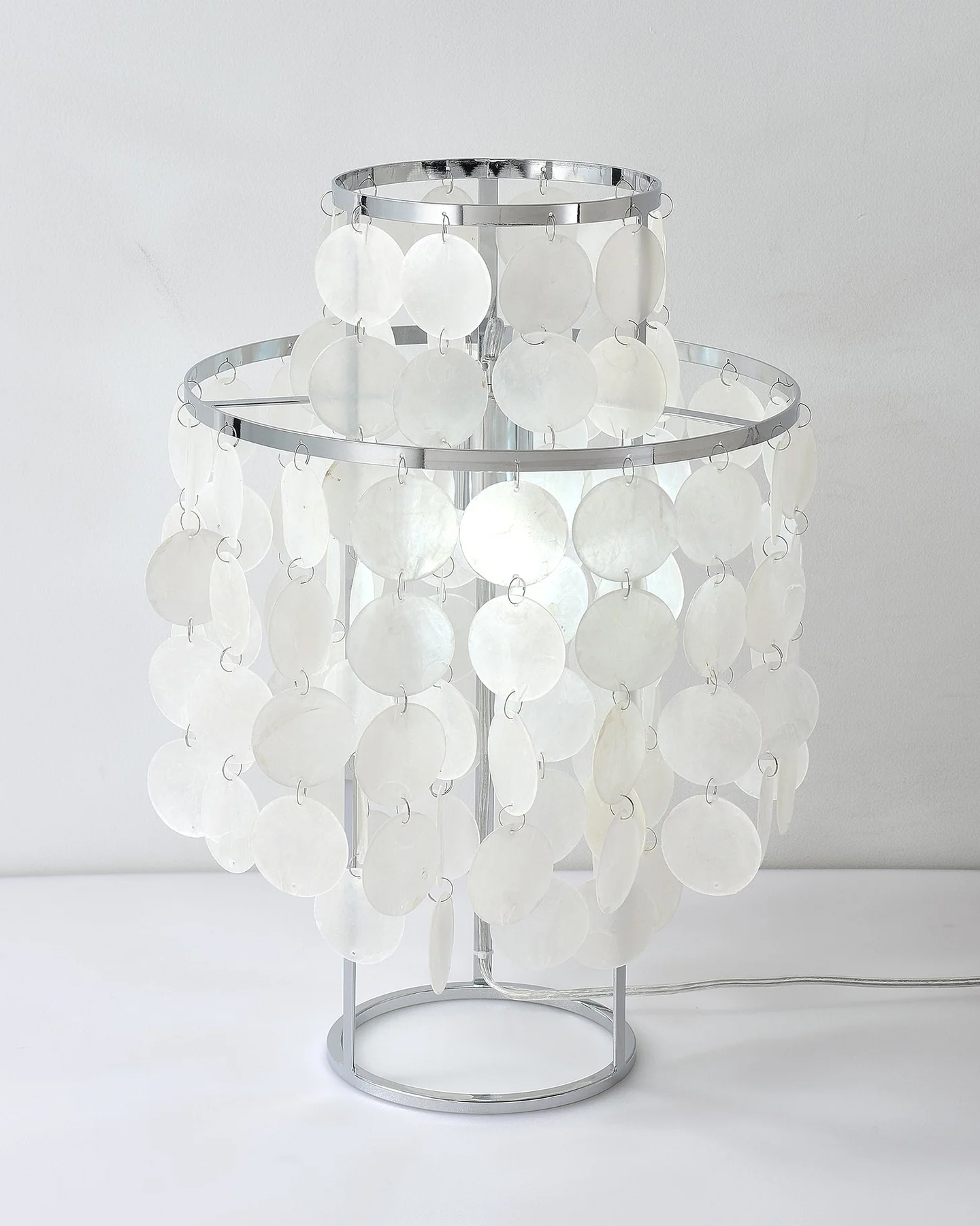 Round Shell Table Lamp