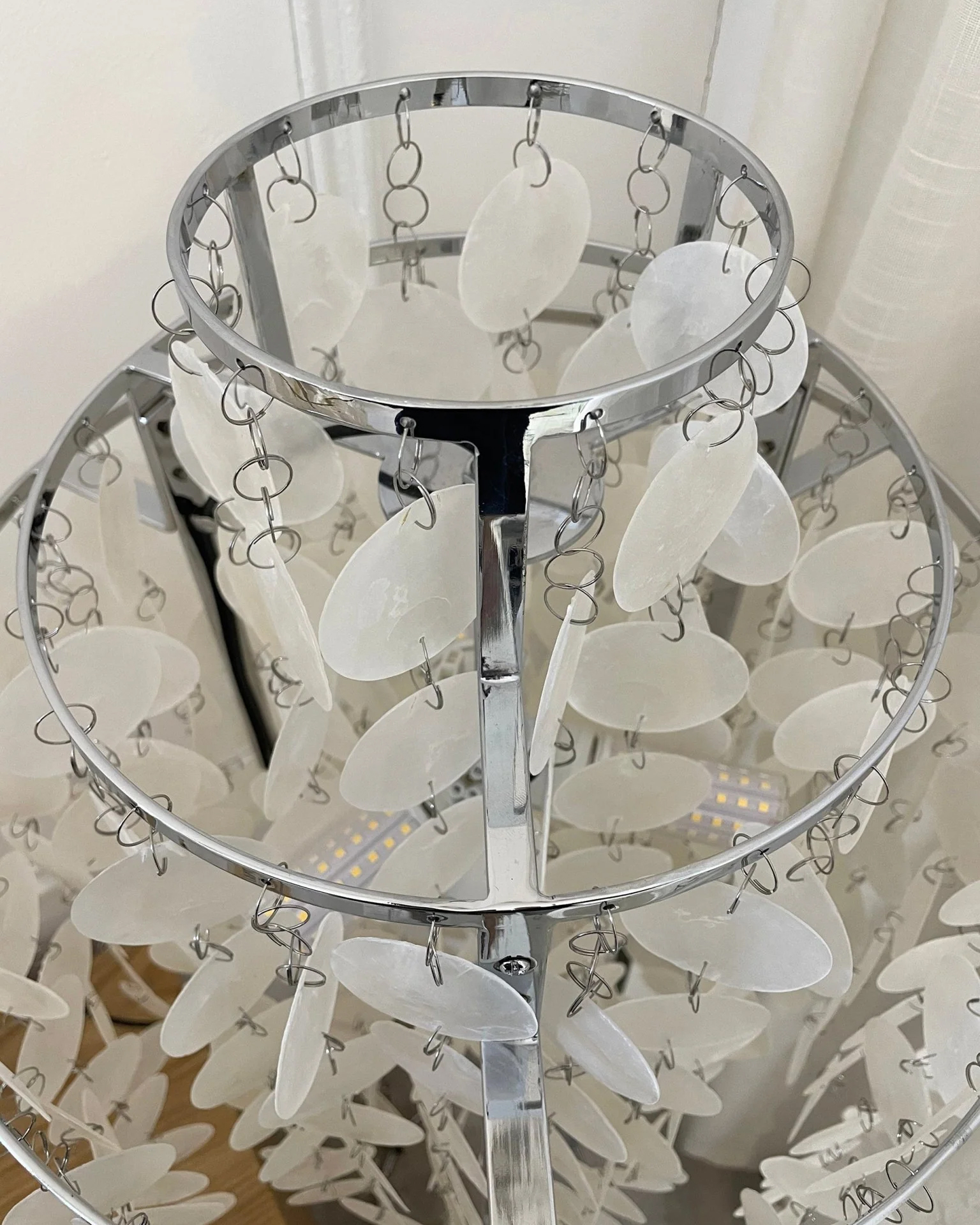 Round Shell Table Lamp