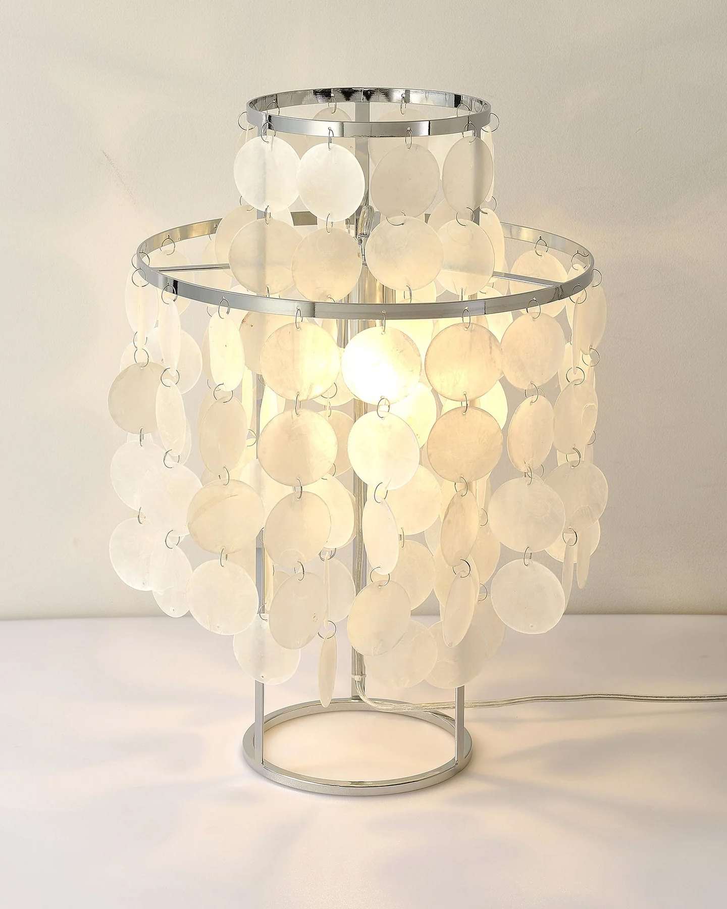 Round Shell Table Lamp