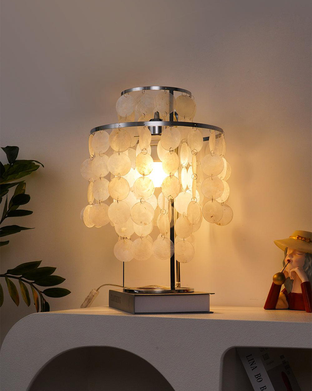 Round Shell Table Lamp