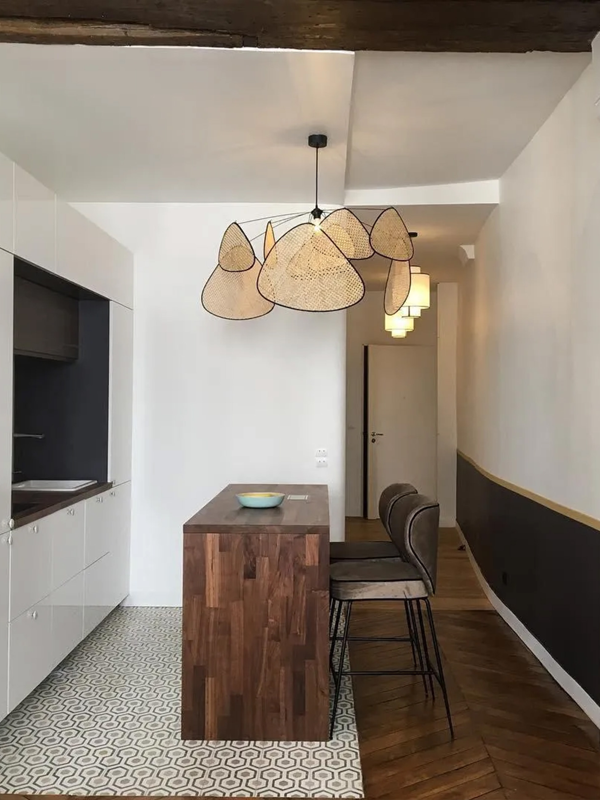 Screen Cannage Suspension