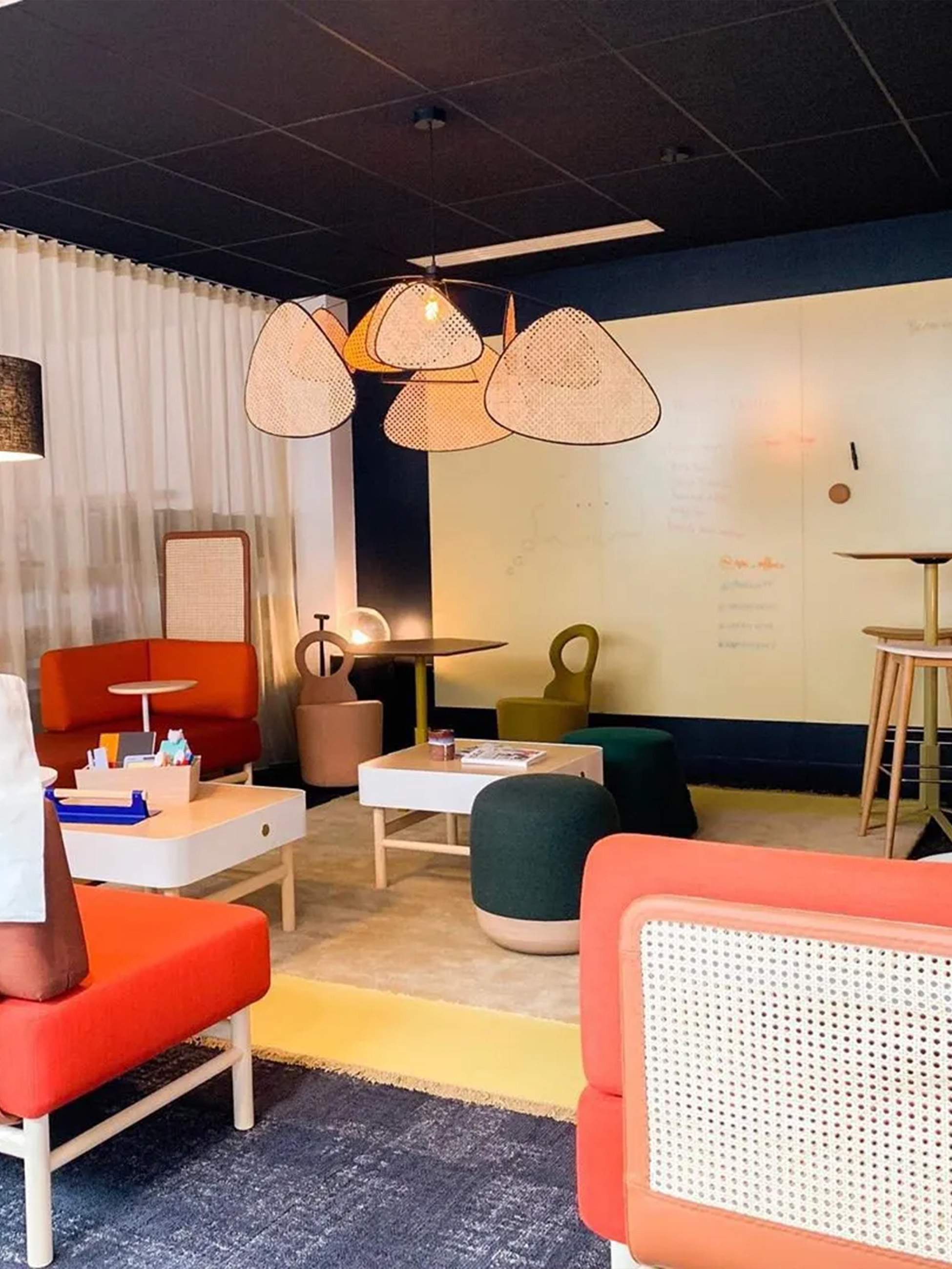 Screen Cannage Suspension