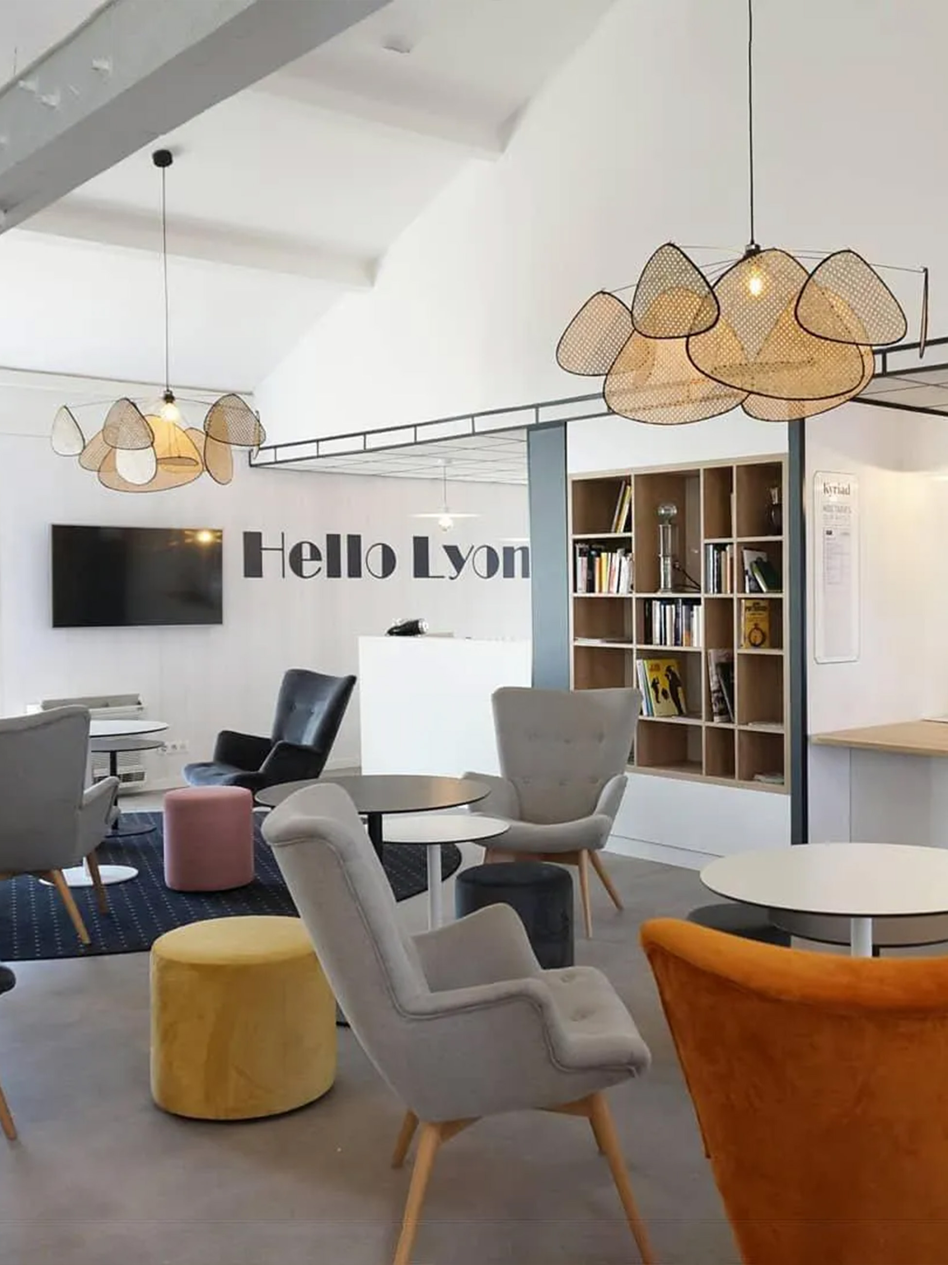 Screen Cannage Suspension