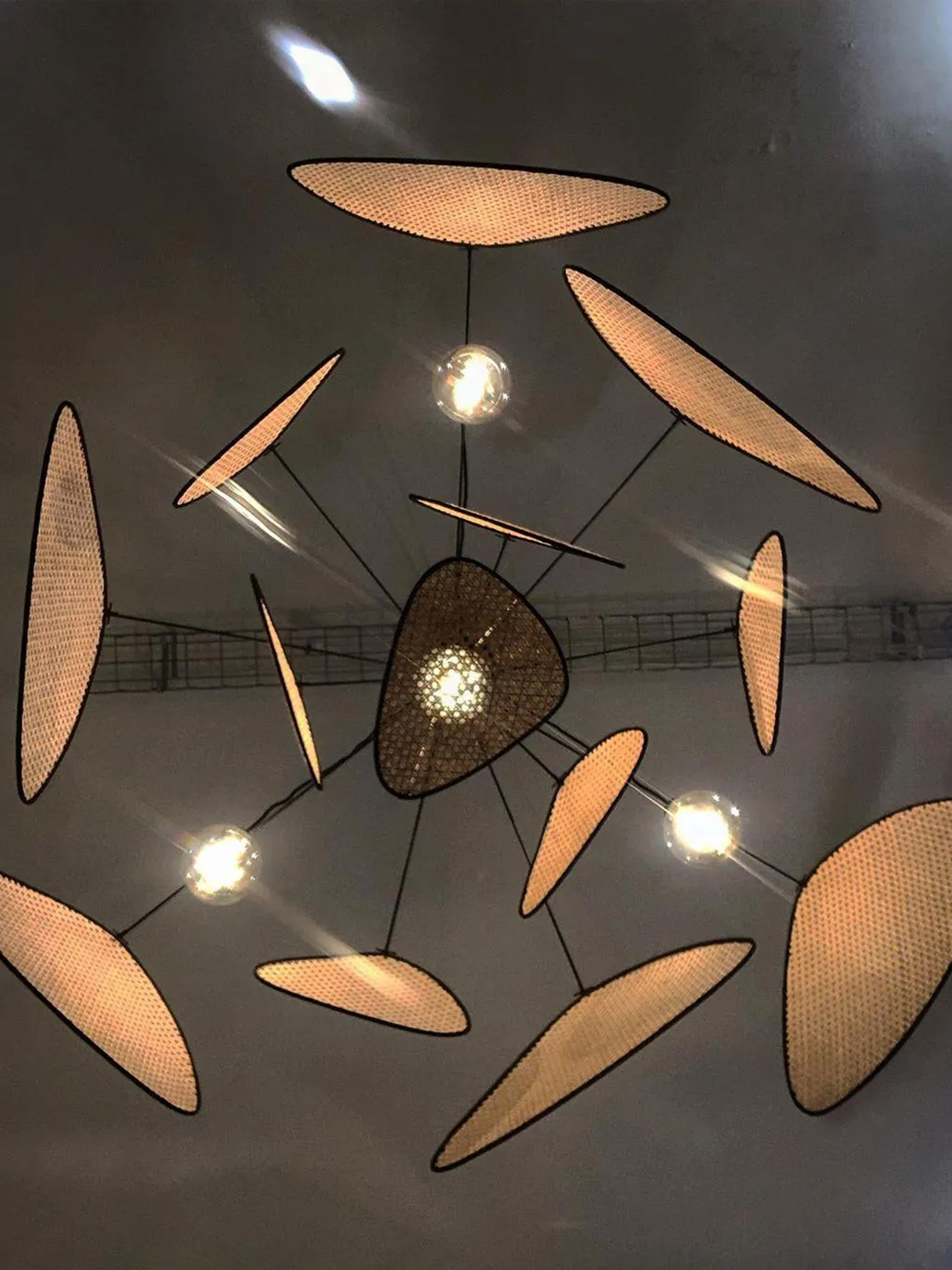 Screen Cannage Suspension