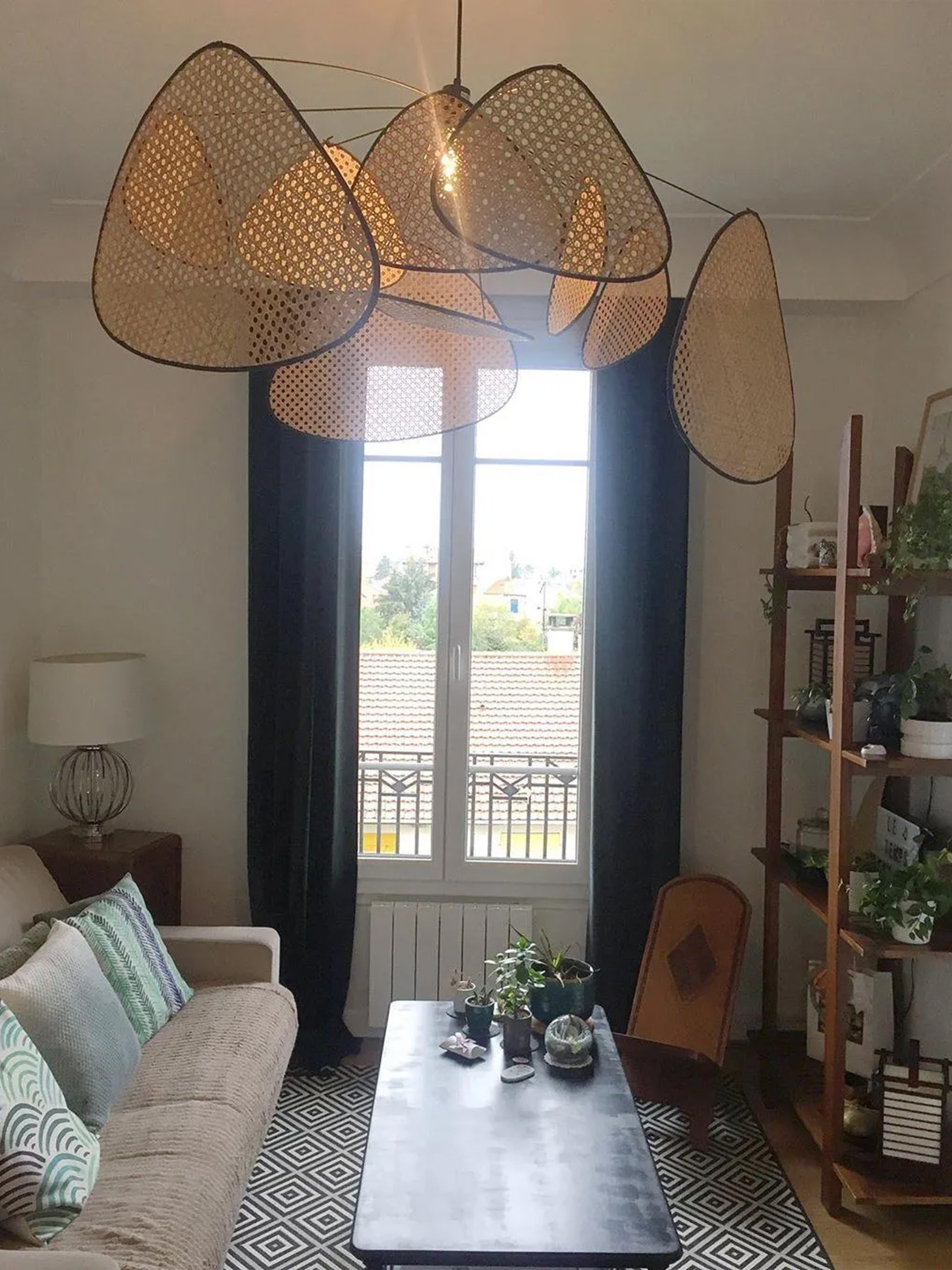 Screen Cannage Suspension